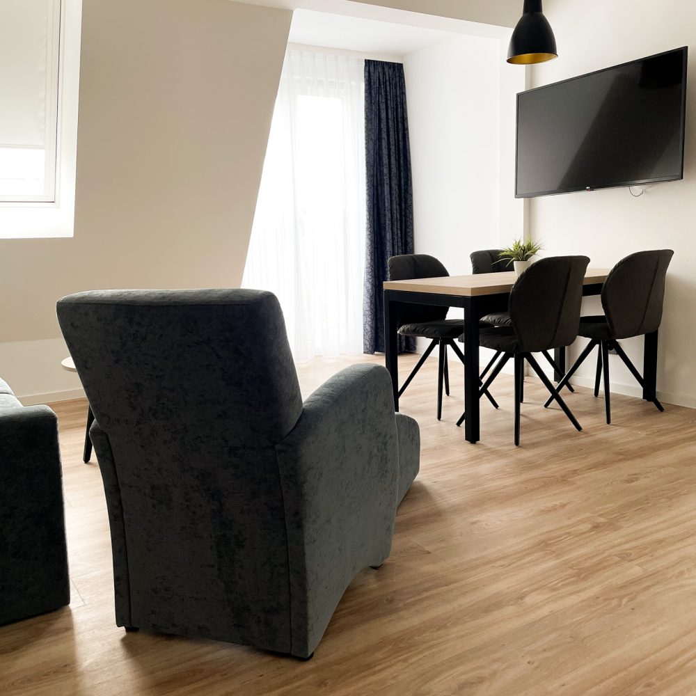 Essbereich in der Suite im Holi City Apart Hotel Berlin